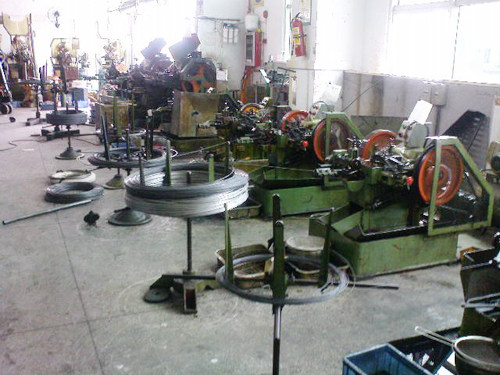 東莞五金螺絲廠 生產(chǎn)現(xiàn)場